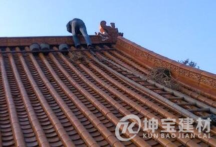農村屋頂蓋琉璃瓦的坡度多少？多少錢一塊？安裝步驟是什么？
